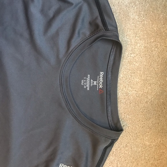 Reebok running shirt - Picture 2 of 3